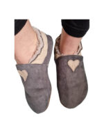 Gray woolen slippers, beige heart