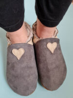 Gray woolen slippers, beige heart - Image 2