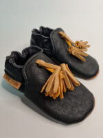 size 22 vegan slippers black with pompoms - Image 9
