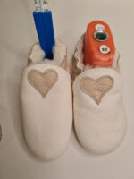 size 24 white Sheepshin slippers - Image 3